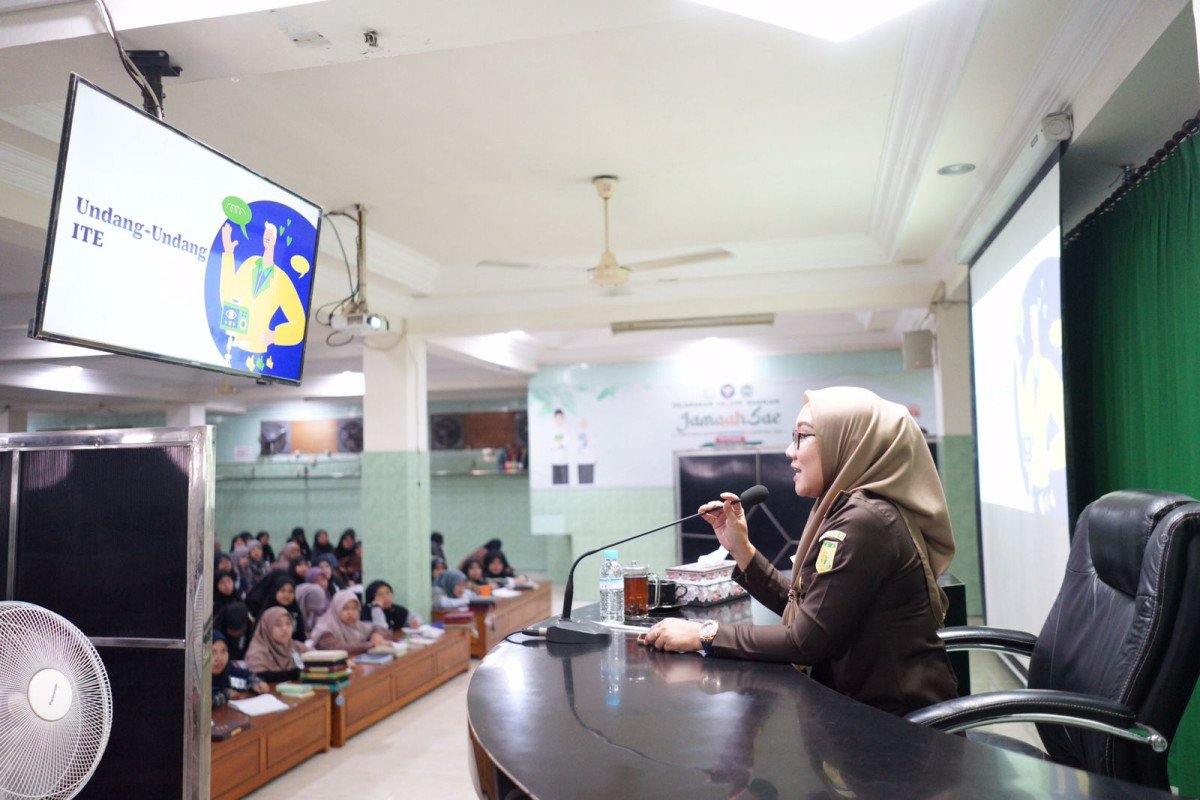 Kejari Nganjuk Kembali Beri Penyuluhan Hukum di Ponpes Al Ubaidah Kertosono