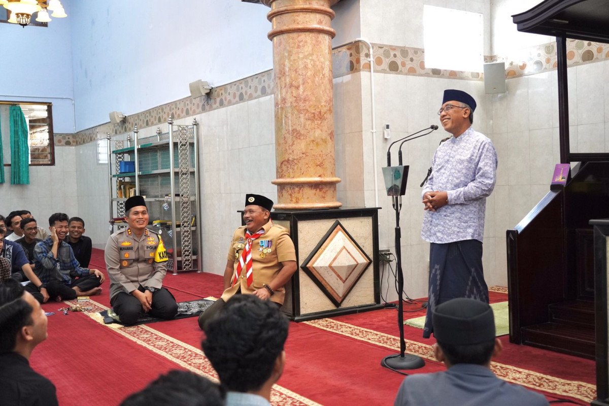 Jumat berkah, Kapolres dan Bupati Nganjuk Kunjungi Ponpes Al Ubaidah Kertosono