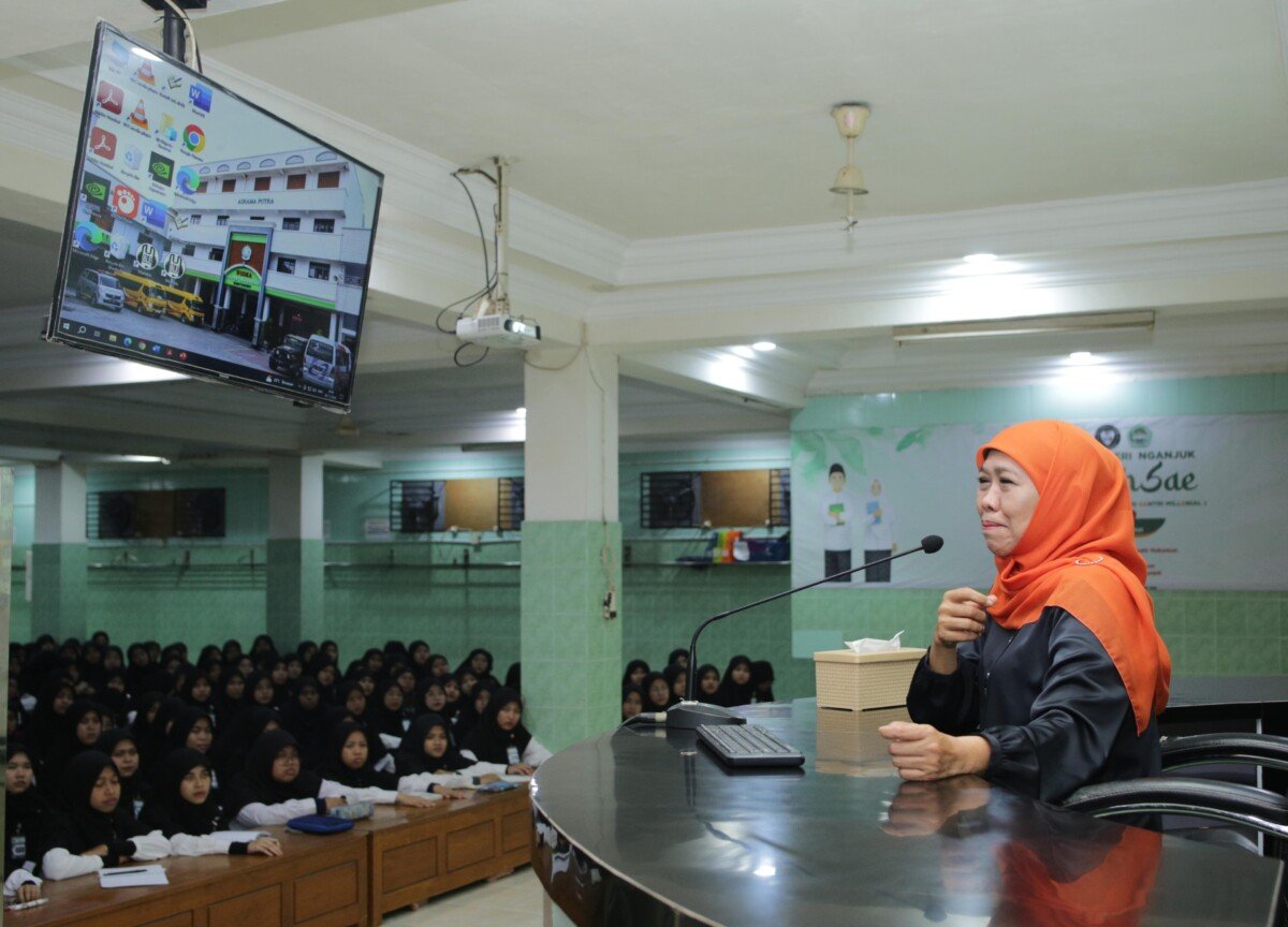 Kunjungi Ponpes Al Ubaidah, Khofifah Ajak Santri LDII Berdakwah di Kalangan Gen Z