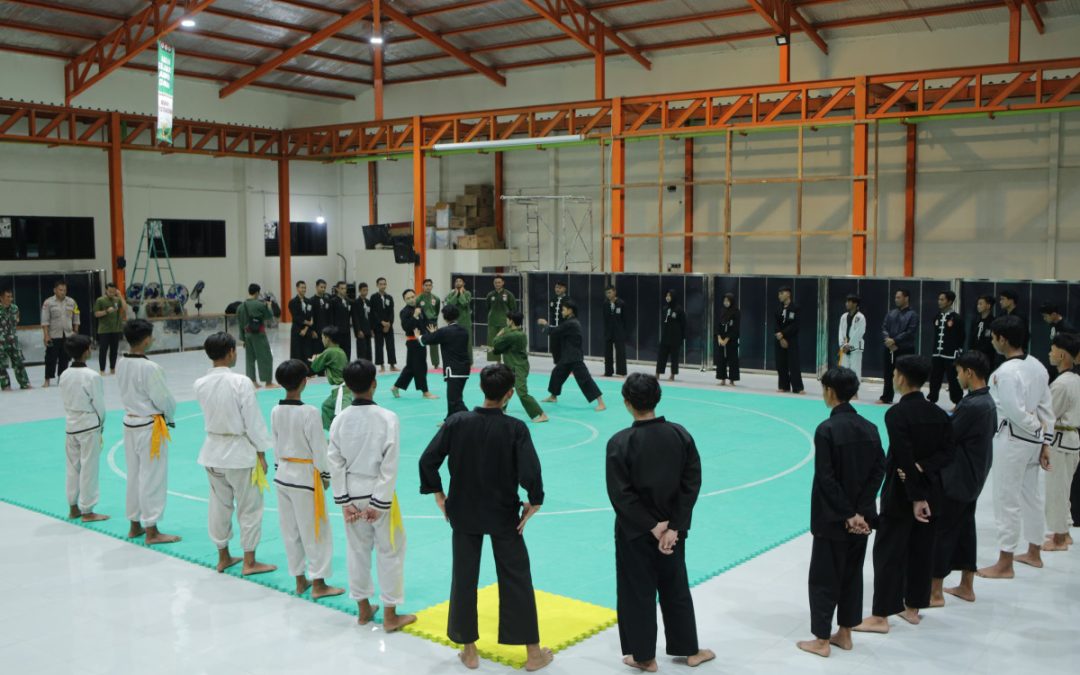 Polres Nganjuk melaksanakan “Program Sowan dan Komunikasi dengan Tokoh Perguruan Silat (Soko Guru)”, di Pondok Pesantren Al Ubaidah, Nganjuk, Jawa Timur, pada Rabu (25/5).