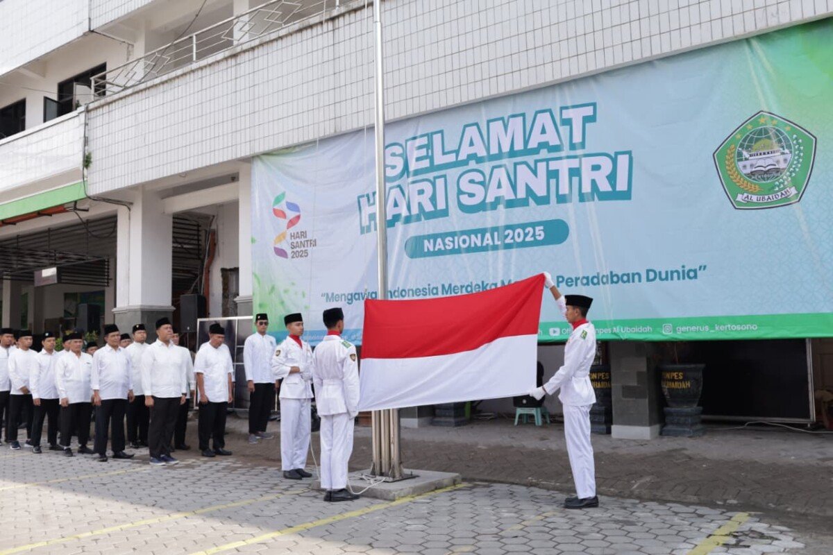 Ponpes Al Ubaidah Peringati Hari Santri Nasional 2025 dengan Upacara Bendera