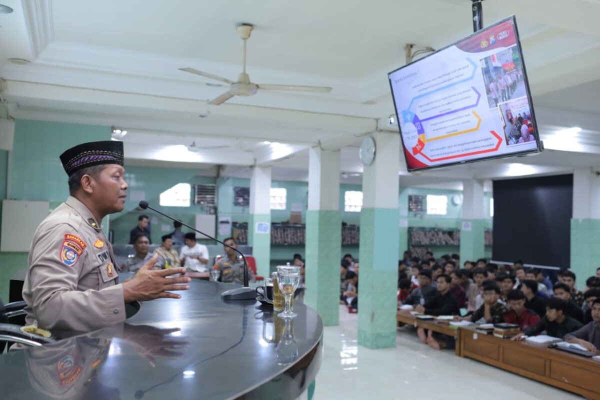 Polres Nganjuk Bekali Santri Ponpes Al Ubaidah Harkamtibmas