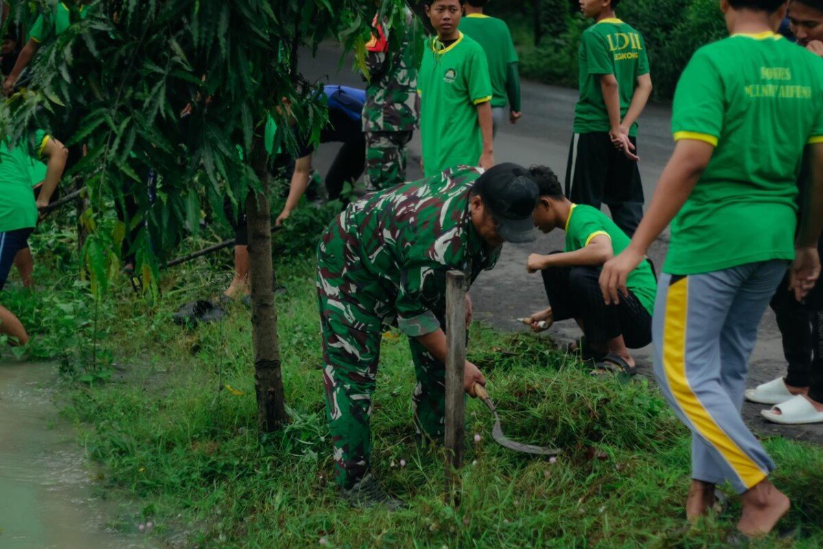 Gerakan Indonesia Asri, Ponpes Millenium Alfiena Gelar Kerja Bakti Bersama