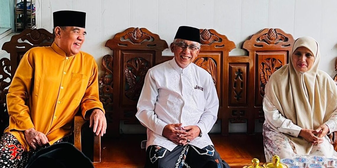 Pengasuh Ponpes Al Ubaidah Jalin Silaturahim dengan Ketua MUI Rembang