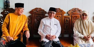 Pengasuh Ponpes Al Ubaidah Jalin Silaturahim dengan Ketua MUI Rembang