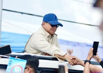 Santri Ponpes Al Ubaidah Antusias Sambut Presiden RI di Nganjuk