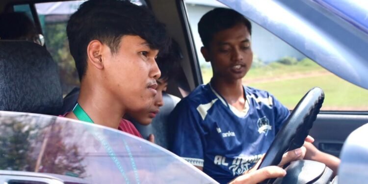 Generasi Penerus Ponpes Al Ubaidah Kertosono Dibekali Keterampilan Berkendara yang Aman