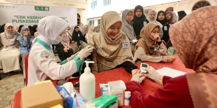 Deteksi Dini Penyakit, Puskesmas Kertosono Helat CKG di Ponpes Al Ubaidah
