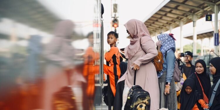 Perkenalkan Transportasi Umum, TK Tarbiyah Al Ubaidah Gelar Edukasi Kereta Api