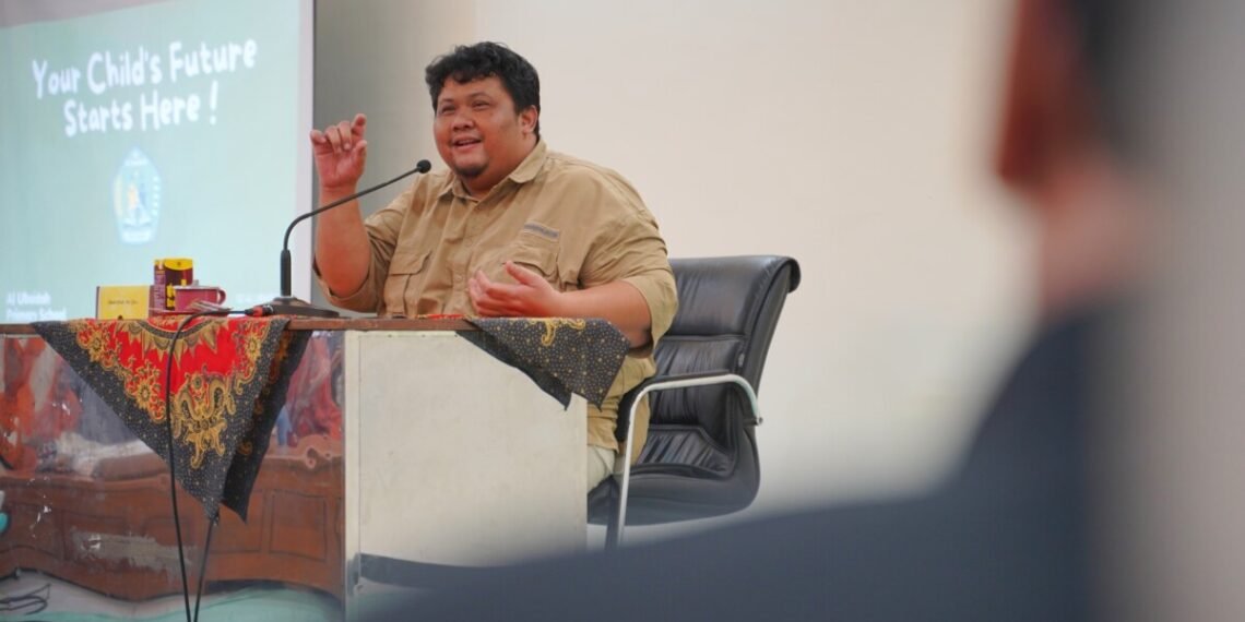 Terima Siswa Baru, SD Al Ubaidah Kertosono Disambut Antusias Wali Murid