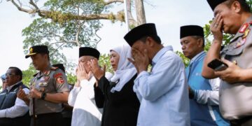Santri Ponpes Al Ubaidah Meriahkan Penyambutan Kapolri di Nganjuk