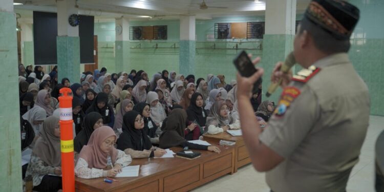 Polres Nganjuk Ajak Santri Ponpes Al Ubaidah Lebih Peduli Masalah Perundungan
