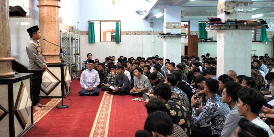 Polsek Kertosono dan Ponpes Al Ubaidah Rajut Sinergi, dari Jumling Hingga Hari Santri